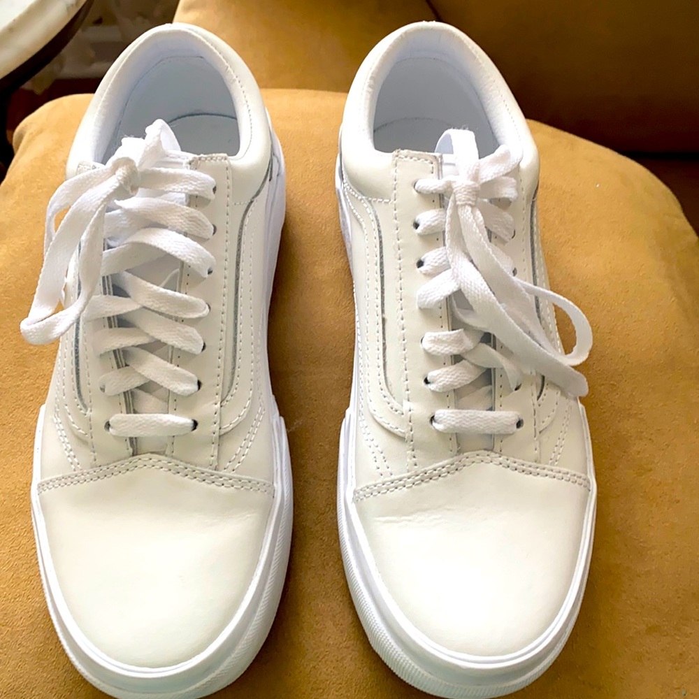 NWOT Vans Old Skool Stacked Leather Women’s